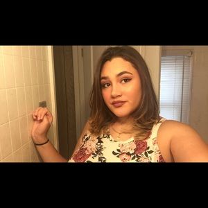 Meet your Posher, Julisa